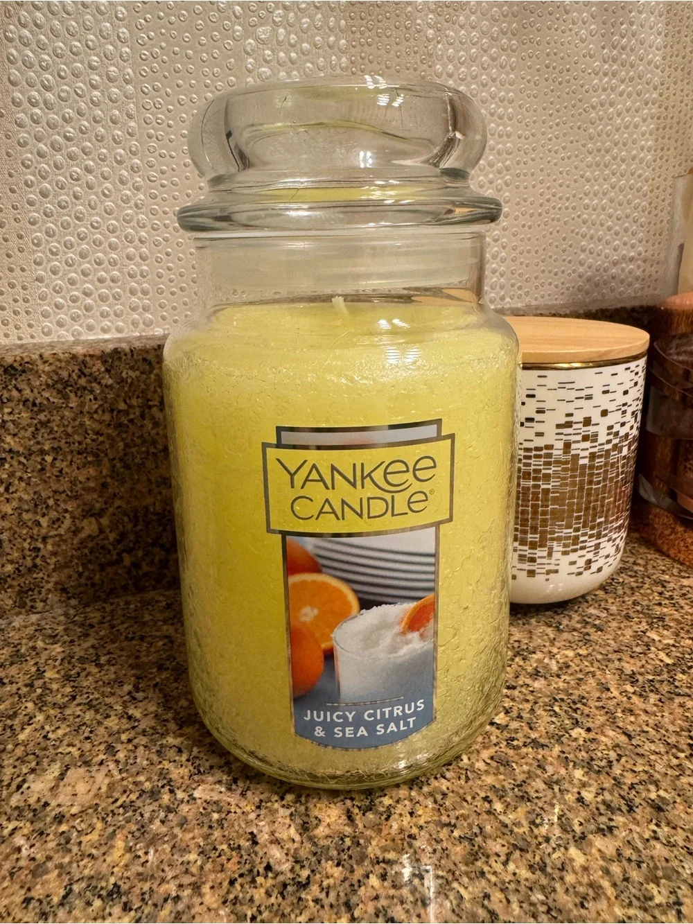 Yankee Candle Juicy Citrus & Sea Salt Large Yellow Jar Candle